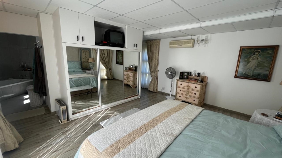 3 Bedroom Property for Sale in Wavecrest Eastern Cape